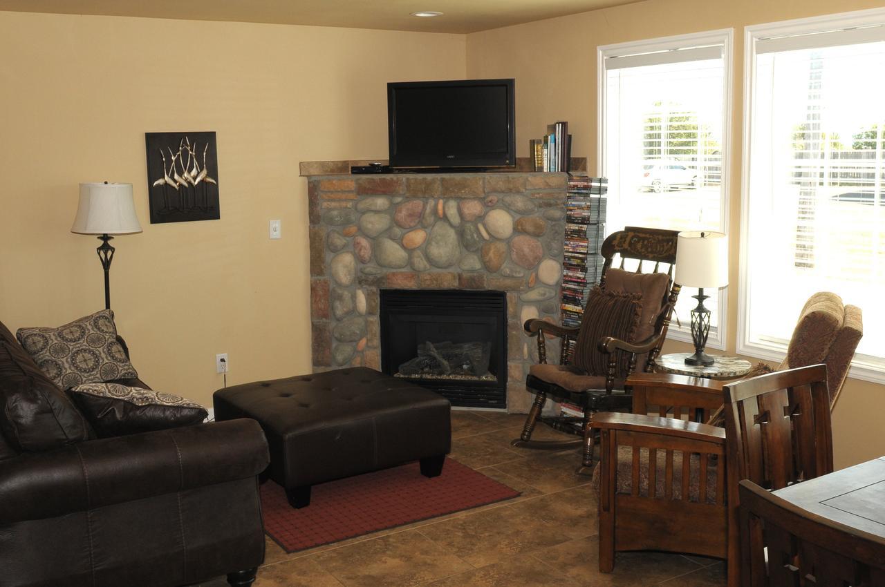 Collins Inn & Seaside Cottages (Adults Only) Ocean Shores Eksteriør billede