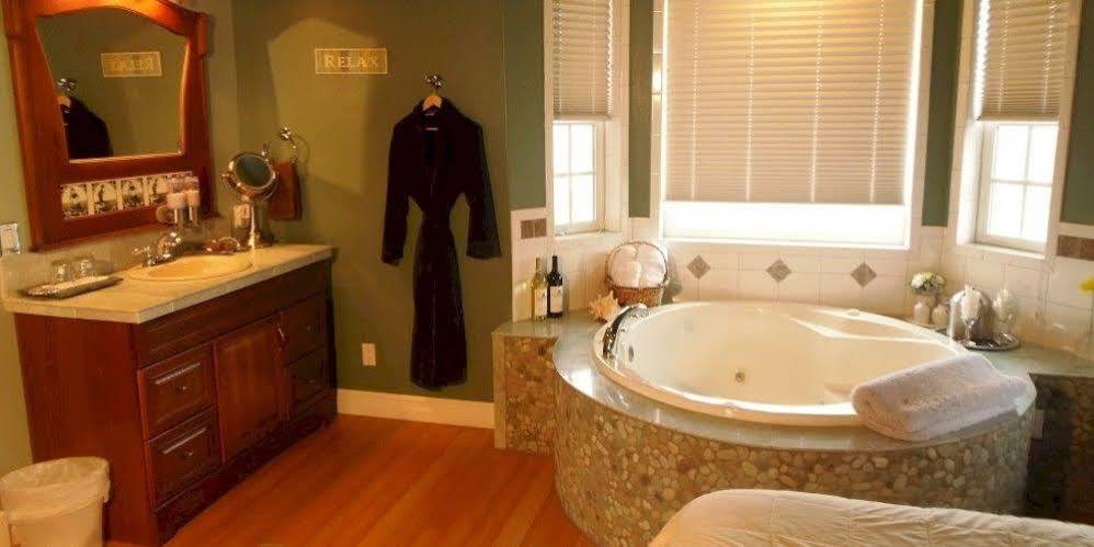 Collins Inn & Seaside Cottages (Adults Only) Ocean Shores Eksteriør billede