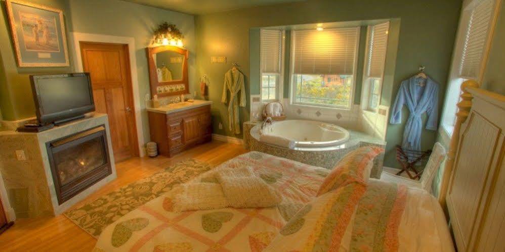 Collins Inn & Seaside Cottages (Adults Only) Ocean Shores Eksteriør billede